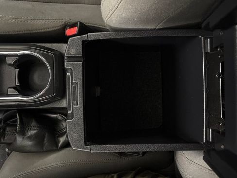 Used 2019 Toyota Tacoma SR image 45