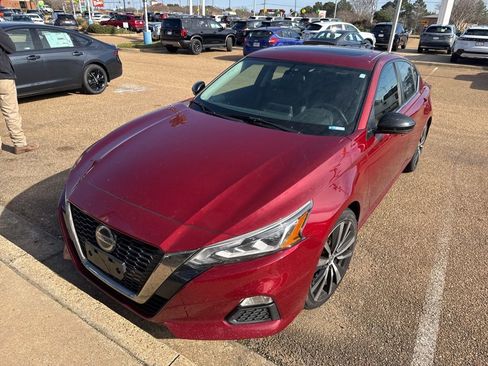Used 2019 Nissan Altima 2.0 SR image 2