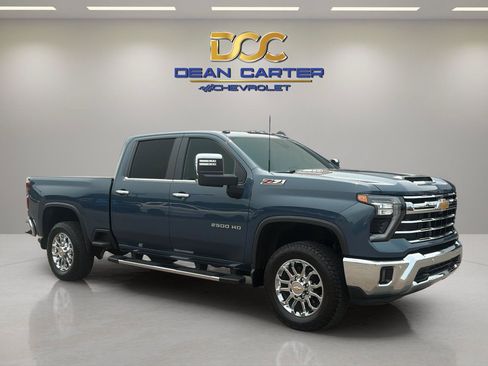 Used 2024 Chevrolet Silverado 2500 LTZ w/ LTZ Convenience Package AWD/4WD image 7