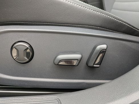 New 2026 Volkswagen Jetta SE image 19