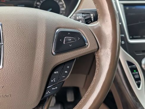 Used 2017 Lincoln MKX Reserve AWD/4WD image 23