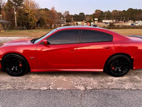 Used 2016 Dodge Charger R/T Scat Pack w/ Technology Group RWD image 12