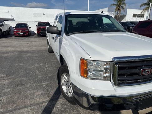 Used 2010 GMC Sierra 1500 SLE w/ Power Pack Plus image 3