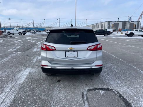 Used 2019 Chevrolet Equinox LT w/ Driver Convenience Package image 4