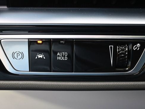 New 2025 Cadillac Lyriq Luxury AWD/4WD image 24