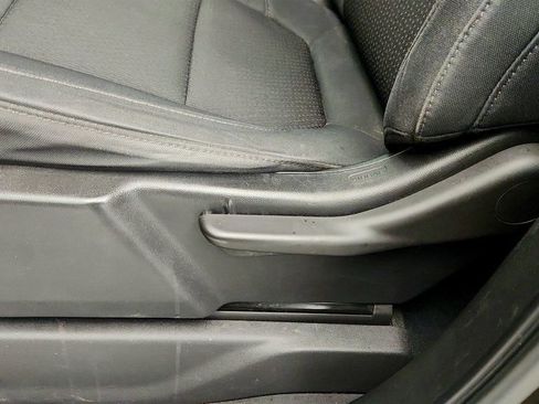 Used 2019 Chevrolet Silverado 1500 Custom w/ Custom Value Package image 11