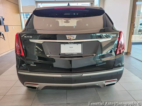 Used 2023 Cadillac XT5 Premium Luxury w/ Technology Package AWD/4WD image 6