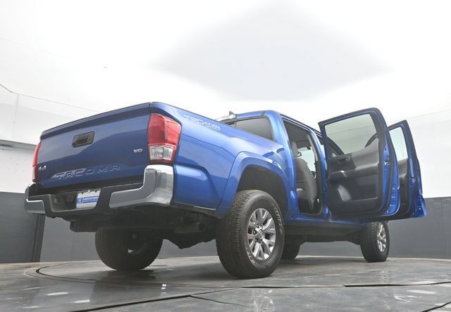Used 2017 Toyota Tacoma SR5 w/ Tow Package AWD/4WD image 50