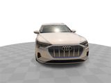 Used 2019 Audi e-tron Prestige w/ Prestige Package image 4