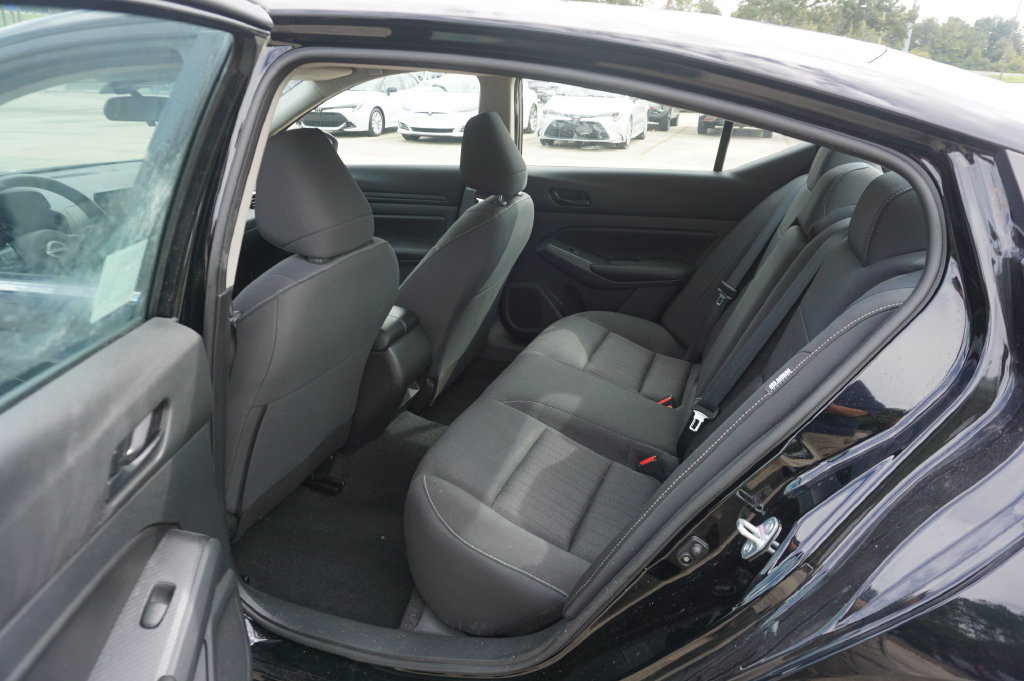 Used 2023 Nissan Altima 2.5 S FWD image 13