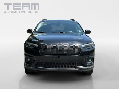 Used 2019 Jeep Cherokee Latitude Plus AWD/4WD image 2