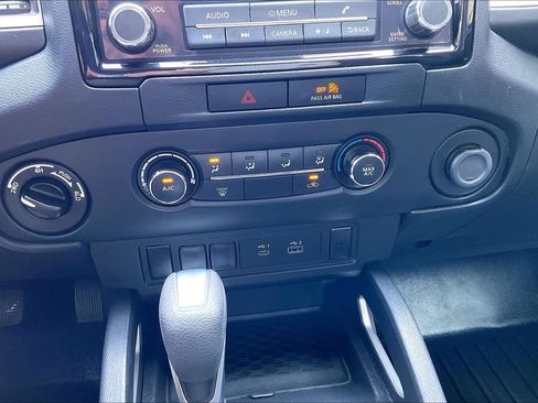 Used 2022 Nissan Frontier SV AWD/4WD image 14