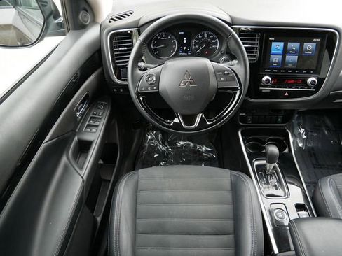 Used 2020 Mitsubishi Outlander SE AWD/4WD image 12