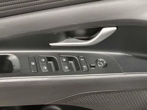 Used 2025 Hyundai Elantra SEL FWD image 15