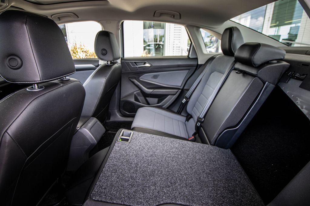 Certified 2026 Volkswagen Jetta SE FWD image 26