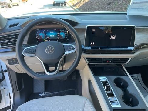 New 2026 Volkswagen Atlas SE image 18