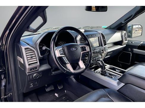 Used 2018 Ford F150 Platinum w/ Equipment Group 701A Luxury image 15