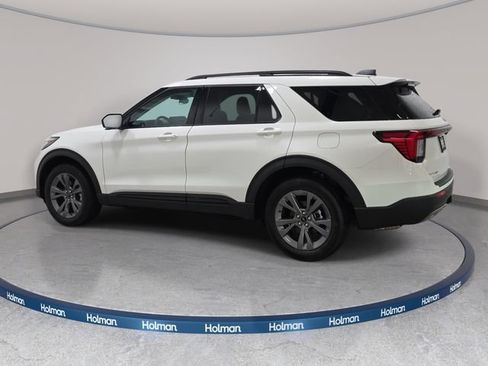 Used 2026 Ford Explorer Active w/ Active Comfort Package AWD/4WD image 9