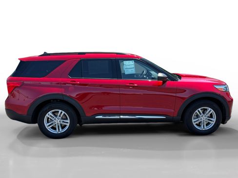 Certified 2023 Ford Explorer XLT w/ Equipment Group 202A RWD image 6