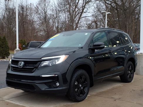 Certified 2022 Honda Pilot TrailSport image 3