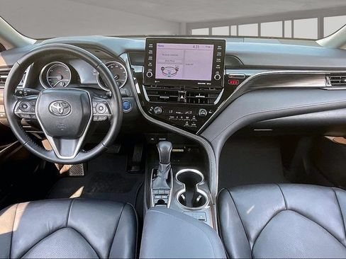 Used 2024 Toyota Camry XLE FWD image 7