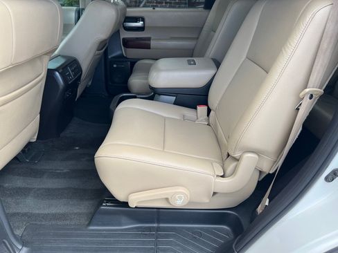 Used 2014 Toyota Sequoia Platinum AWD/4WD image 10