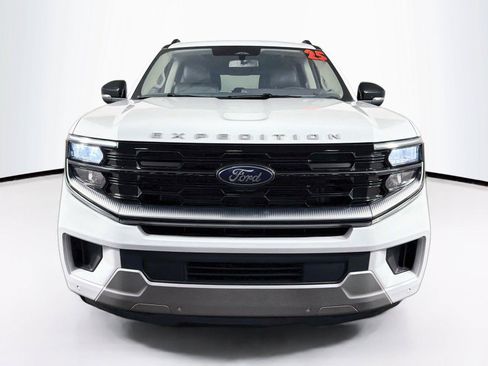 Used 2025 Ford Expedition Max Platinum AWD/4WD image 6