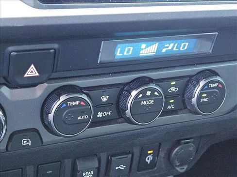 Used 2021 Toyota Tacoma TRD Sport w/ Technology Package AWD/4WD image 11