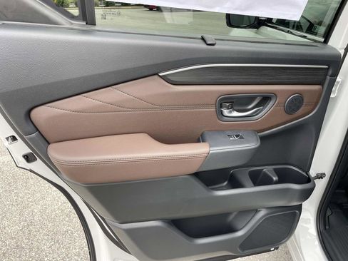 New 2026 Honda Pilot Touring image 10