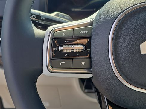 New 2026 Kia Carnival EX FWD image 32