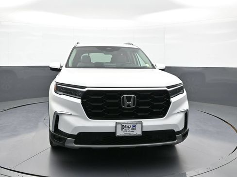 Certified 2024 Honda Pilot Touring image 2