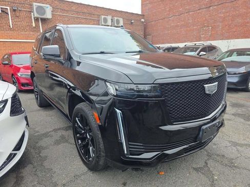 Used 2022 Cadillac Escalade Sport w/ Touring Package AWD/4WD image 2