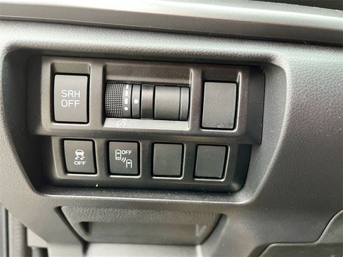 Used 2023 Subaru Impreza 2.0i Limited w/ Popular Package #2 image 10