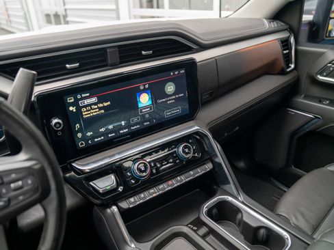 Used 2024 GMC Sierra 3500 Denali w/ Denali Reserve Package image 21