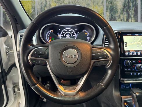 Used 2020 Jeep Grand Cherokee Altitude AWD/4WD image 16