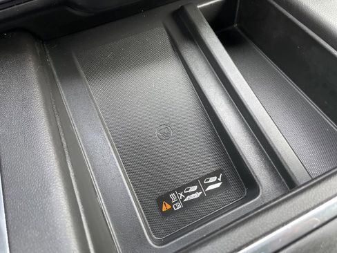 Used 2019 Chevrolet Silverado 1500 High Country w/ High Country Premium Package image 16