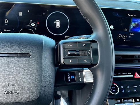 Used 2025 Hyundai Santa Fe Calligraphy image 19