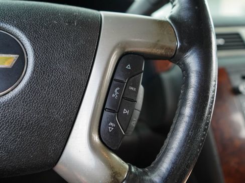 Used 2013 Chevrolet Avalanche LTZ RWD image 29