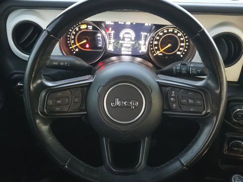 Used 2021 Jeep Wrangler Unlimited Islander image 11