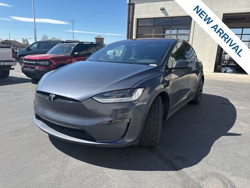 Used 2022 Tesla Model X image 3