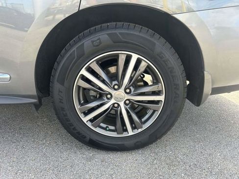 Used 2019 INFINITI QX60 Luxe w/ Essential Package image 8