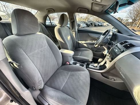 Used 2010 Toyota Corolla LE image 30