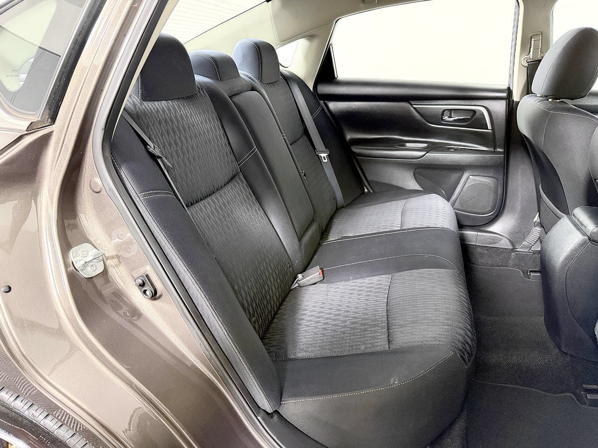Used 2017 Nissan Altima 2.5 SV FWD image 41