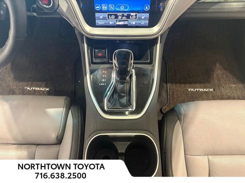 Used 2020 Subaru Outback Limited image 32