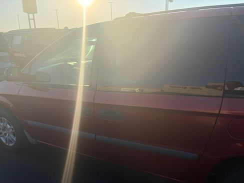 Used 2006 Dodge Caravan SE w/ Popular Equipment Group I FWD image 10
