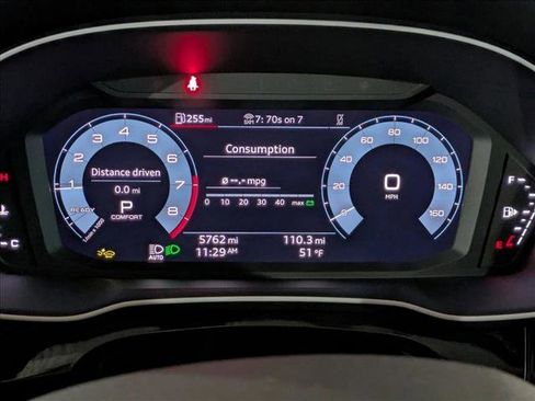 Certified 2025 Audi Q3 2.0T Premium image 11