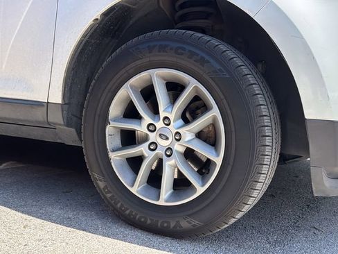 Used 2013 Ford Edge SE FWD image 4