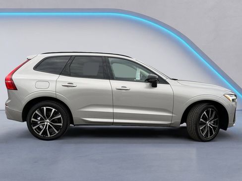 Certified 2025 Volvo XC60 B5 Plus image 3