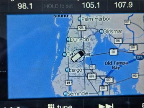 Used 2017 Chrysler Pacifica Limited image 12