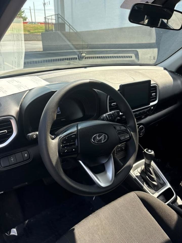 Used 2023 Hyundai Venue SE w/ Cargo Package FWD image 10